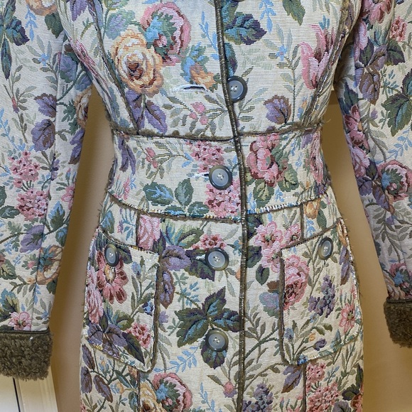 Anthropologie Made in Greece Floral Pattern with Faux Fur - Picture 5 of 15